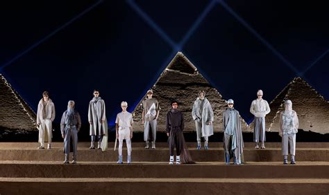 défilé dior pyramide|Défilé Homme Automne 2023 .